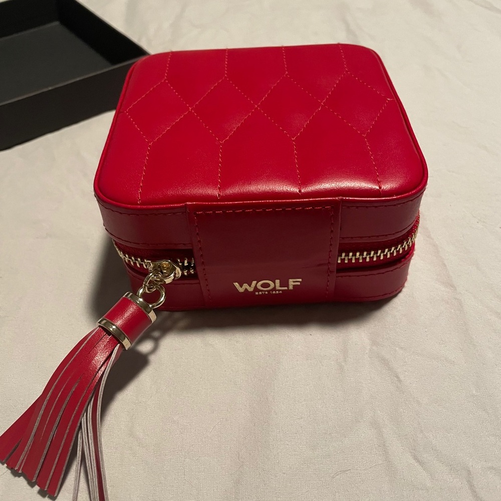 NIB Wolf Red Jewelry Small Travel Case